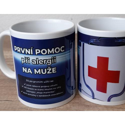 Porcelánový bílý hrnek 350ml s celo obtiskem - pomoc při alergii na Na Muže