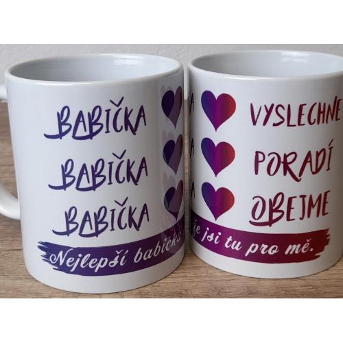 Porcelánový bílý hrnek 350ml s celo obtiskem - Babička vyslechne