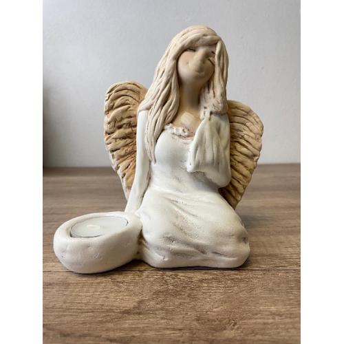 Anděl umělý kámen sedící na čajovou svíčku 18x16cm - 1074