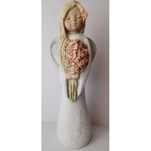 Anděl umělý kámen držící pugét 32cm - 218