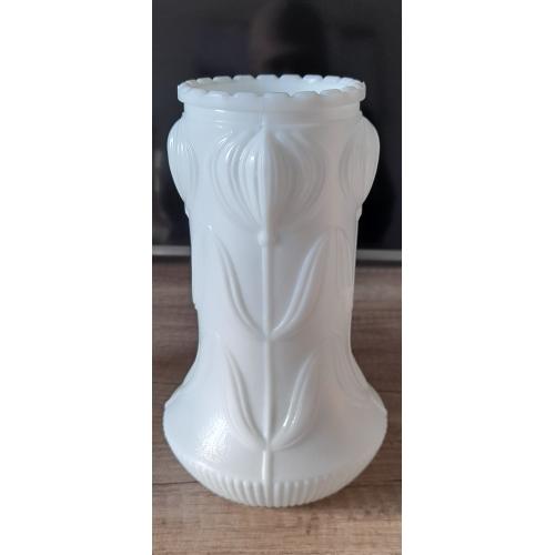 Skleněná váza 21x11cm - bílá