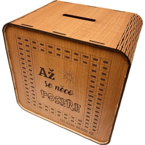 Dřevěná pokladnička škrtací 20x20cm třešeň - Až se něco posere
