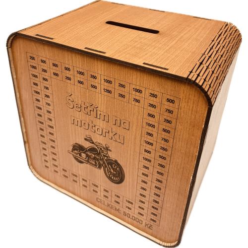 Dřevěná pokladnička škrtací 20x20cm třešeň - Na motorku